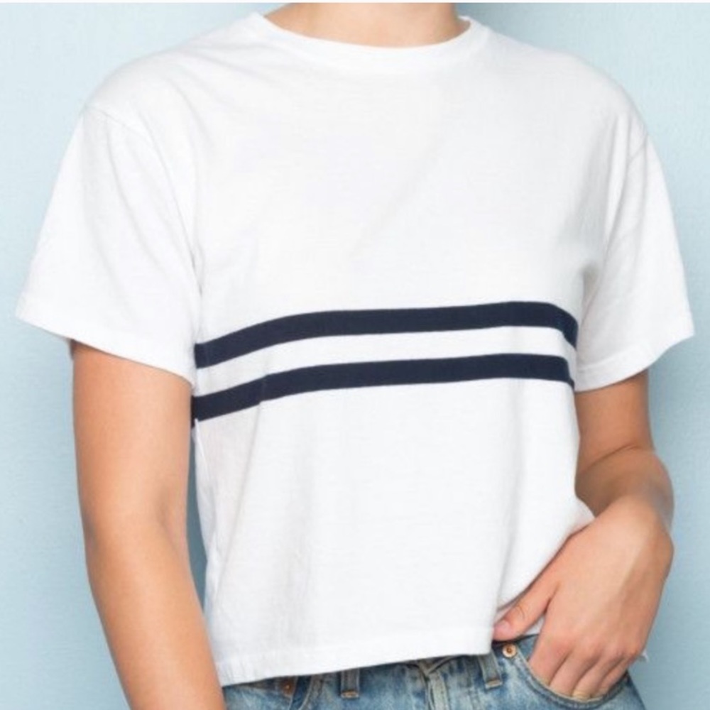 ⭐️Brandy Melville cropped T⭐️